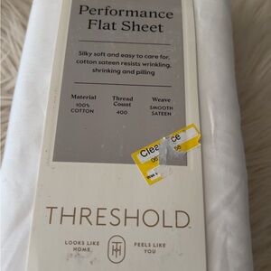 Threshold Smooth Sateen Flat Sheet in White! Brand new with tags.
